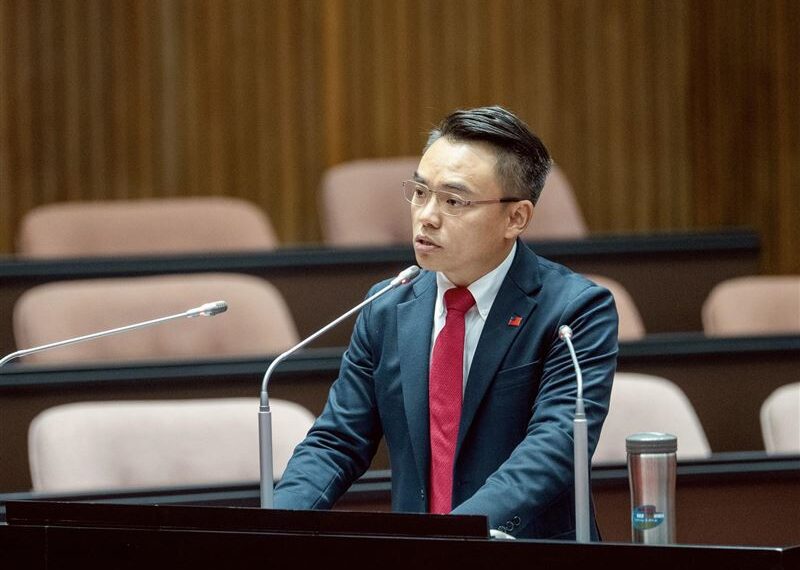 台灣新聞通訊社-力推鞭刑打詐、洪孟楷飛新加坡考察:先告訴我,被害者的保護在哪裡?