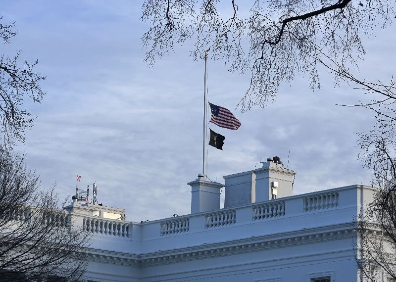 台灣新聞通訊社-國民兵華府巡邏遭槍擊喪命　川普下令「降半旗」致哀