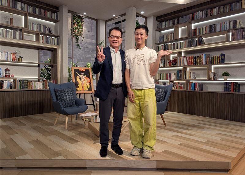 台灣新聞通訊社-話時代人物/被霸凌到奪世界冠軍!變裝皇后妮妃雅揭秘辛:最後悔1事