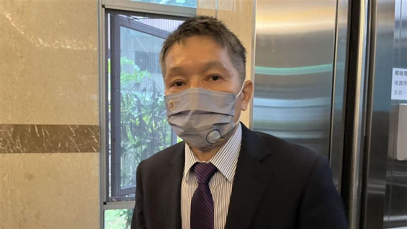 台灣新聞通訊社-涉88會館案遭拔官！逼餐廳老闆娘提前還錢　警政署專委被起訴