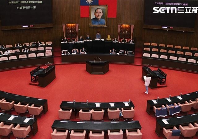 台灣新聞通訊社-快訊／立法院延會到明年1／31！藍白聯手59：49票通過提案