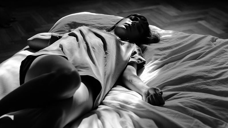 台灣新聞通訊社-女訴苦遭性侵…友糾眾「將人押納骨塔動私刑凌虐」拴狗鍊逼學狗爬