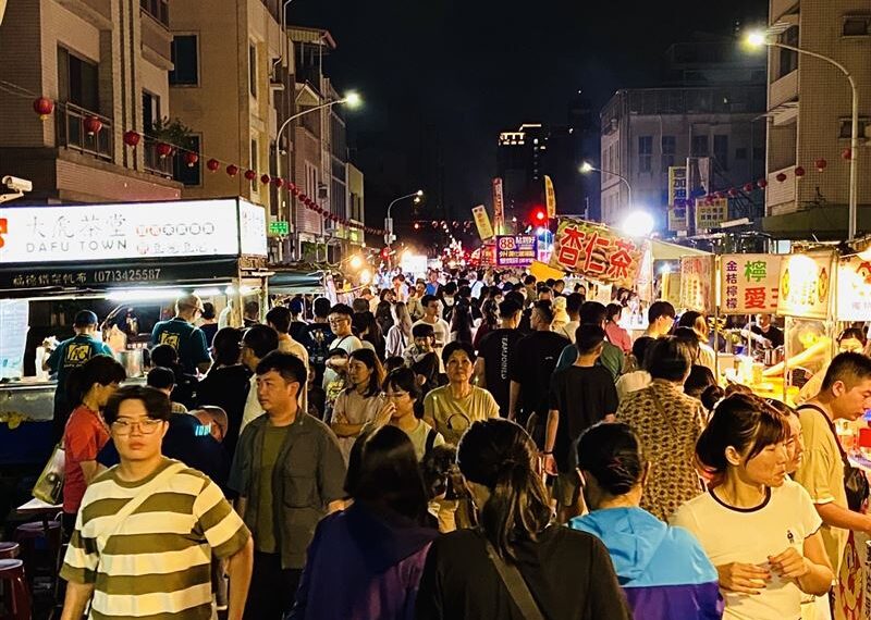 台灣新聞通訊社-2025 AAA頒獎典禮本週末登場！高市府續推商圈夜市券款待追星粉絲