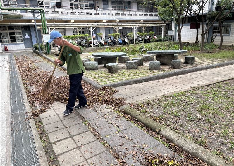 台灣新聞通訊社-還差744人「工友缺爆」!新北明年度編列3.2億救急