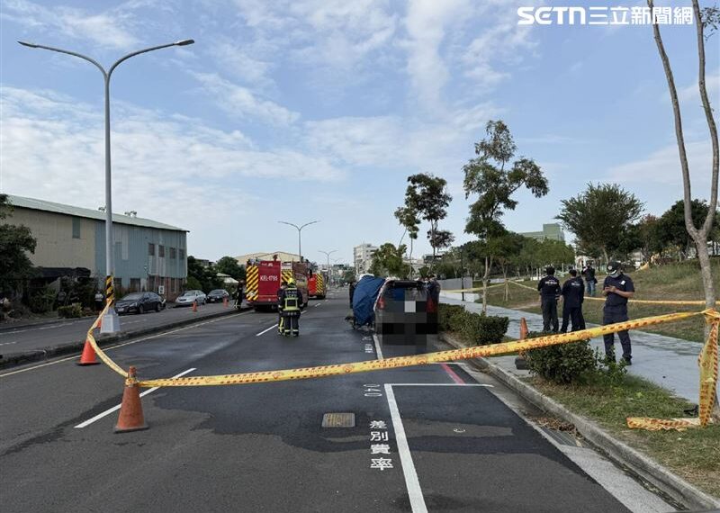 台灣新聞通訊社-新／台中太平某公園「轎車停車格」突竄火　男駕駛受困燒成焦屍