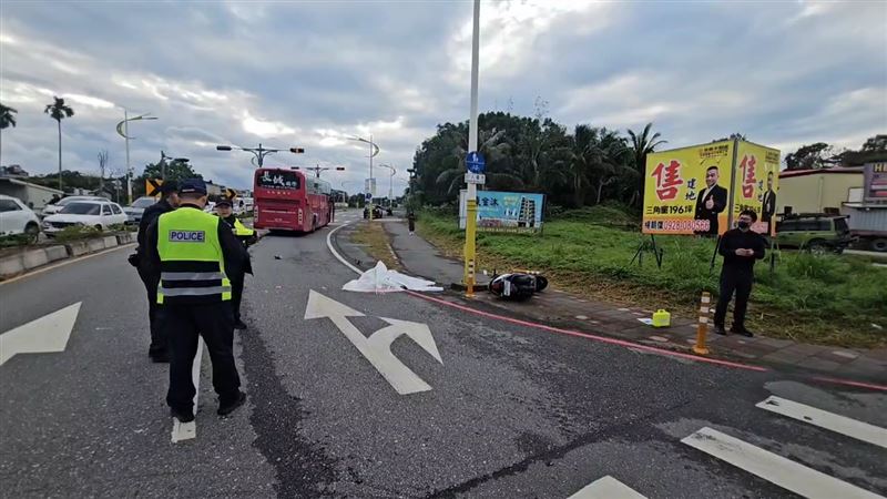 台灣新聞通訊社-快訊/瞬撞畫面曝光!遊覽車擦撞機車 男騎士遭輾爆頭斃命