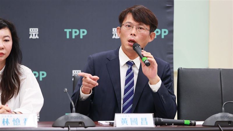 台灣新聞通訊社-黃國昌岳父建案再爆爭議!用易燃建材、管線未填塞