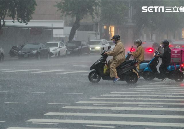 台灣新聞通訊社-明後天炸雨全台躲不掉！2波冷空氣接力「凍到年底」　3500m高山有望下雪