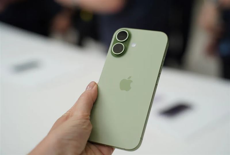 台灣新聞通訊社-雙12接力！iPhone 17衝出史上最甜價　最高現折2410元