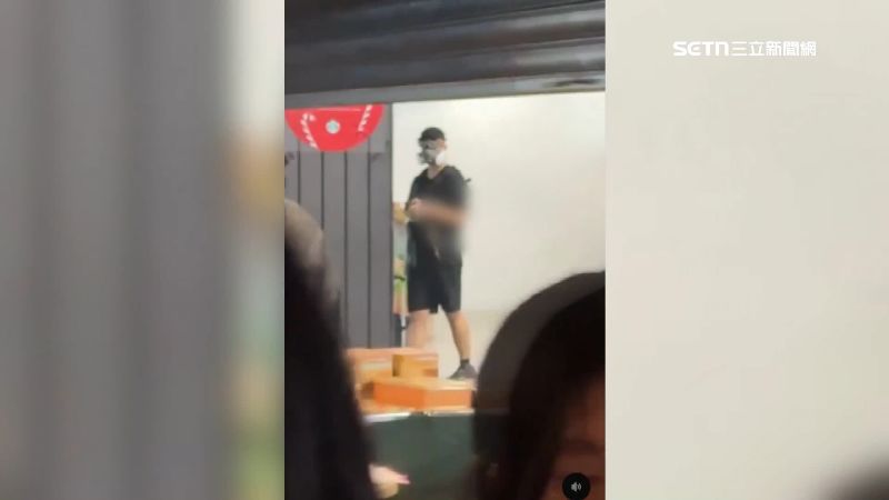 台灣新聞通訊社-張文持刀砍人「為何一堆人不跑」？教授曝經歷：不是不夠警覺