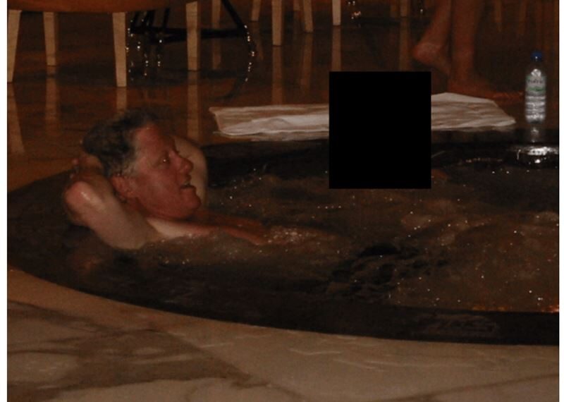 台灣新聞通訊社-川普政府終曝光淫魔富商艾普斯坦檔案　赫見流行樂天王麥可傑克森