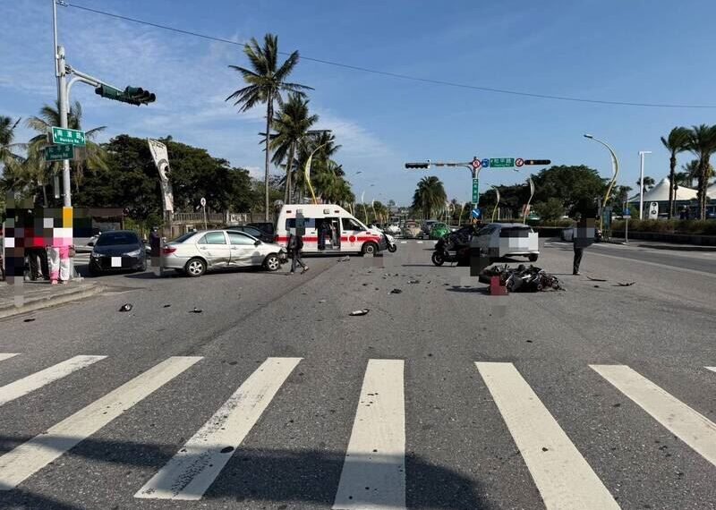 台灣新聞通訊社-花蓮死亡車禍！紅牌重機疑闖紅燈猛撞轎車　騎士噴飛重摔頭破慘死
