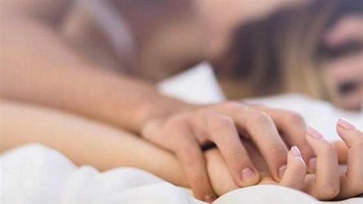 台灣新聞通訊社-病媒男「爽啪人妻7個月」挨告全認了！害鋼鐵人夫慘綠…哀求賠款過高