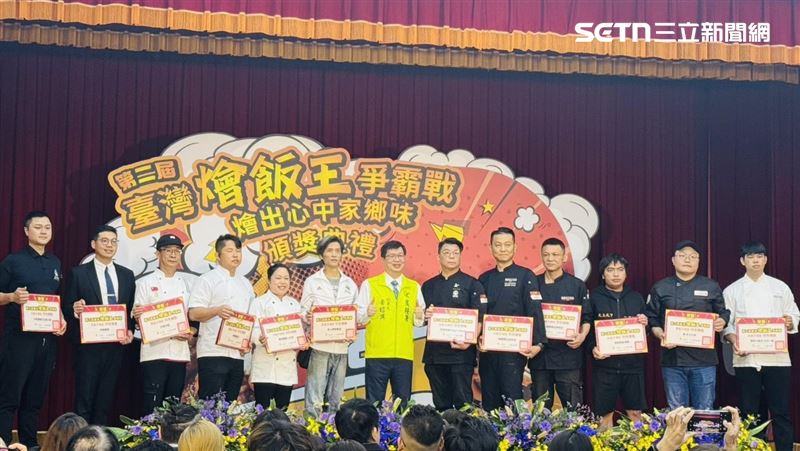 台灣新聞通訊社-71家餐廳大比拚！「台灣燴飯王」冠軍出爐　明年3月小7、家樂福開賣