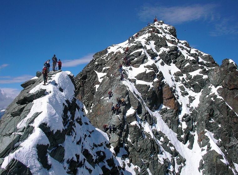 台灣新聞通訊社-33歲女遭丟包-8℃高山「困6小時凍死」 男友下山詭異5舉動涉犯殺人罪