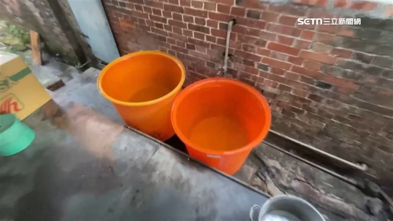 台灣新聞通訊社-台南、高雄大停水!53小時沒水用 住戶怨:颱風也沒停
