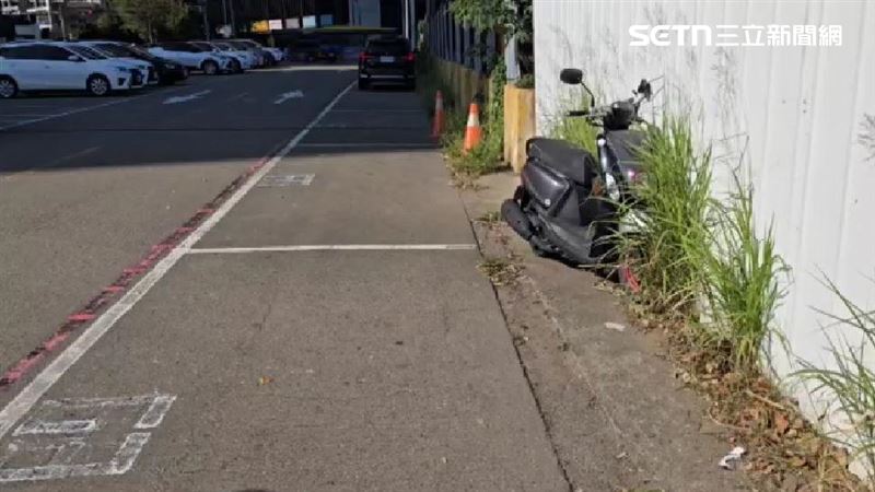 台灣新聞通訊社-省小錢虧大！竹市新莊火車站旁亂象曝　機車族遭控亂停車