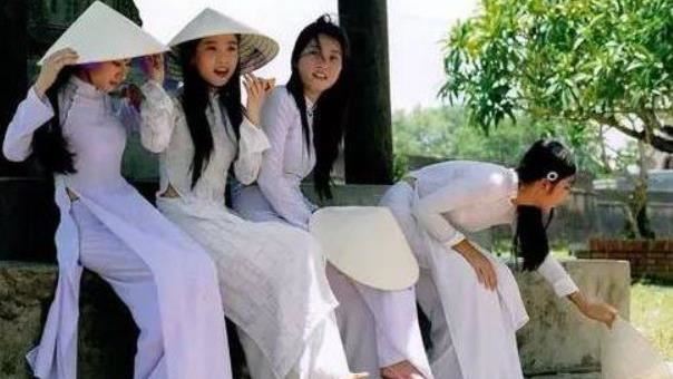 台灣新聞通訊社-導遊警告：越南旅遊千萬不要「三人合影」網聽完當地人解釋後：冷汗直流