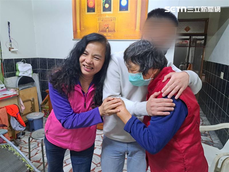 台灣新聞通訊社-鹹粥嬤金孫回來了！阿嬤的豬腳麵線溫暖下肚　祖孫相擁落淚：找正當工作