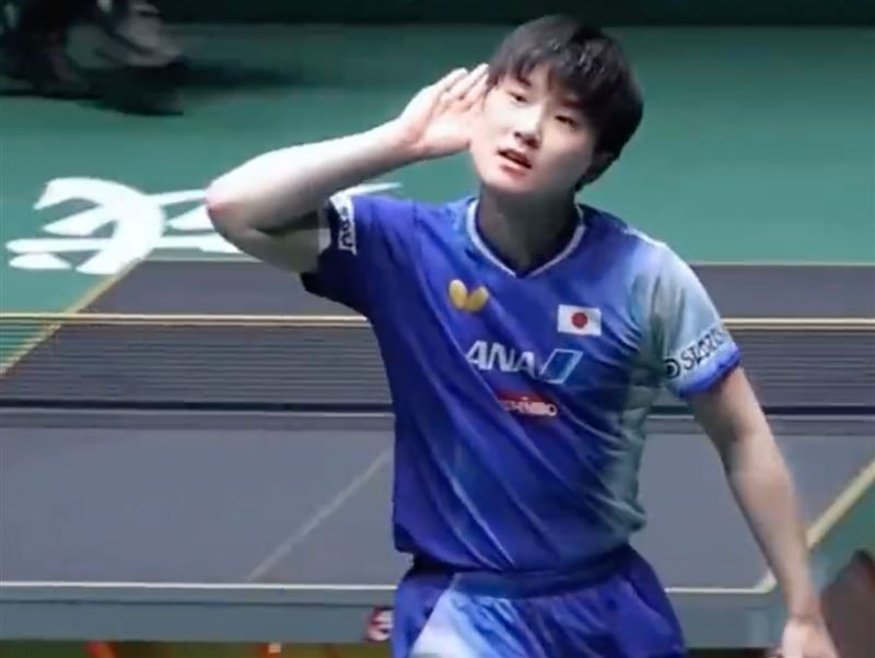 台灣新聞通訊社-桌球／中國球迷噓爆吼「支持日本的死」！張本智和贏球1手勢氣炸中國人