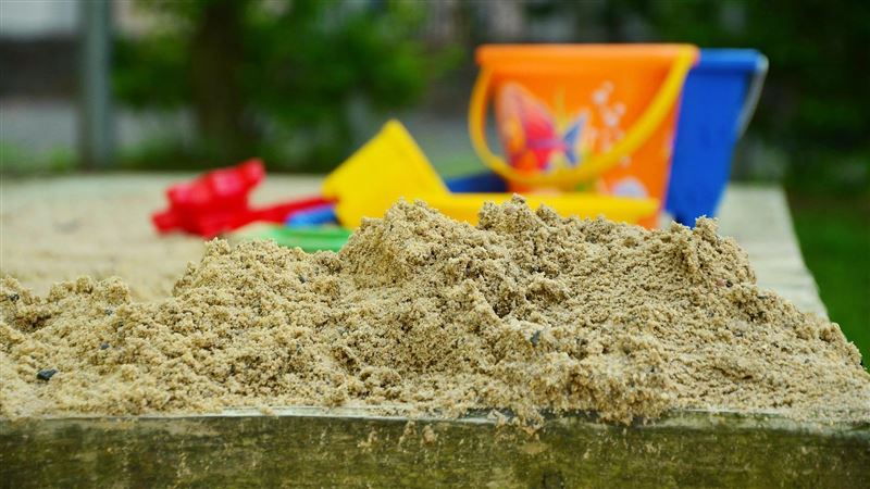 台灣新聞通訊社-兒童溜滑梯上演活春宮！家長直擊「公嬤交疊激戰」女主角認了…曝賣肉價