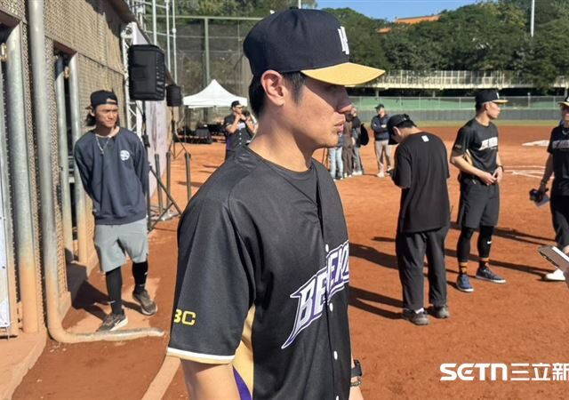 台灣新聞通訊社-中職／坦言想過今年再行使自由球員　陳鏞基看到林岱安穿藍色「怪怪的」