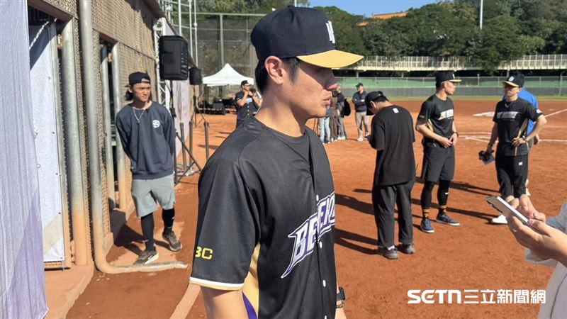 台灣新聞通訊社-中職／坦言想過今年再行使自由球員　陳鏞基看到林岱安穿藍色「怪怪的」