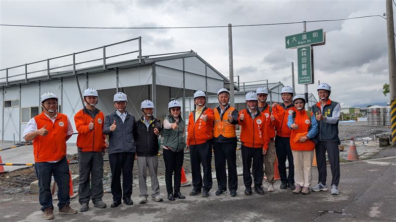 台灣新聞通訊社-花蓮馬太鞍溪堰塞湖災後重建　劉世芳曝中繼屋進度50%：估明年1月可入住