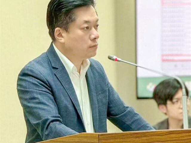 台灣新聞通訊社-礁溪警執勤遭撞重傷！藍扯蕭美琴要負責　陳俊宇澄清：絕非輔選行程