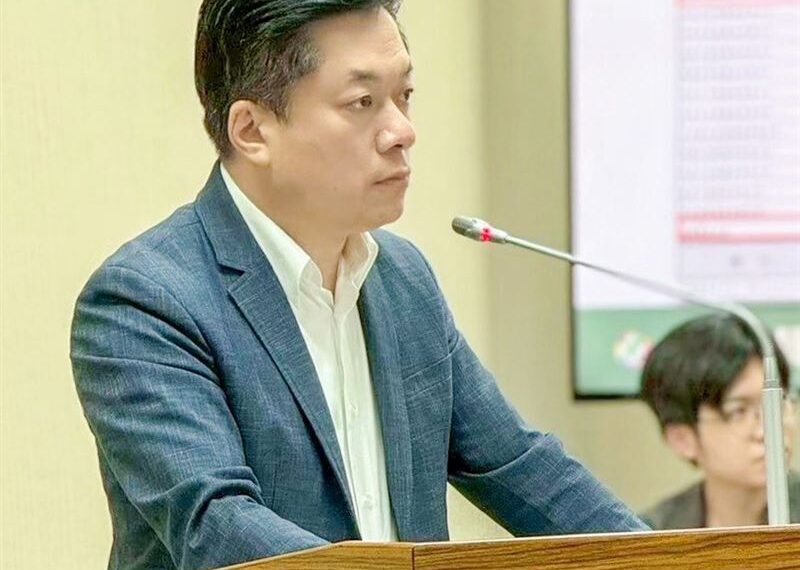 台灣新聞通訊社-礁溪警執勤遭撞重傷！藍扯蕭美琴要負責　陳俊宇澄清：絕非輔選行程