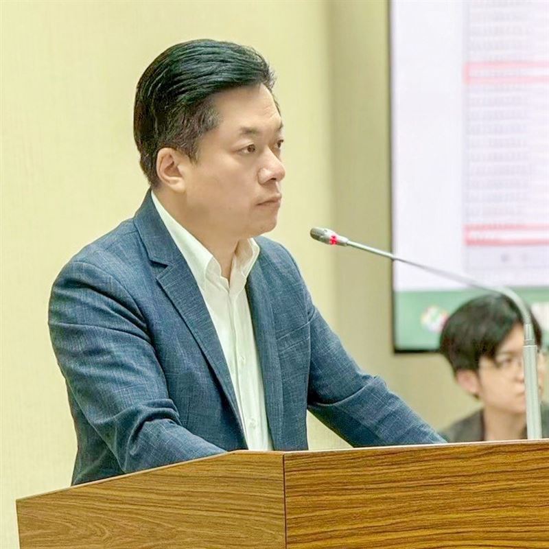 台灣新聞通訊社-礁溪警執勤遭撞重傷！藍扯蕭美琴要負責　陳俊宇澄清：絕非輔選行程