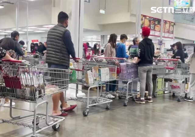 台灣新聞通訊社-好市多「1神級好物」大特價！他驚比官網還便宜　全場讚：輕又好用