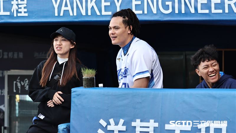 台灣新聞通訊社-WBC/怎麼對決大谷翔平? 張育成無厘頭回應:看他是不是鋁棒