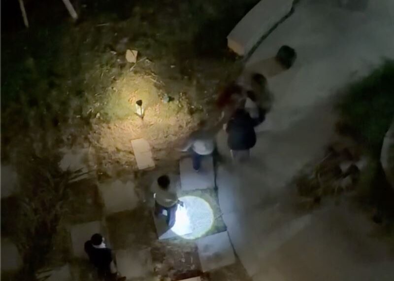 台灣新聞通訊社-某大樓高處「砸落1冰箱」墜中庭!台中男搞事又嗆管理員:小心沒工作