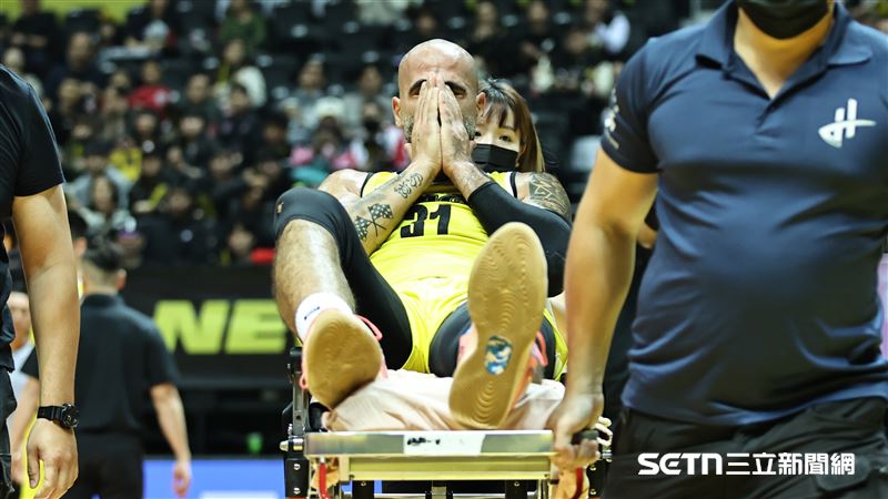 台灣新聞通訊社-東超／桑尼打55秒傷退！新北國王仍大勝　洪志善讚本土這2人扛洋將關鍵