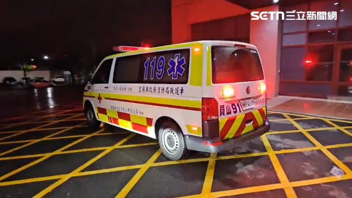 台灣新聞通訊社-快訊/台南女警開違停紅單 竟遭失控民眾持「斧頭」砍傷