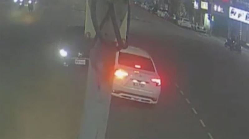 台灣新聞通訊社-撞車先找女友頂罪!台中家暴男還當街爆打她 警一查竟是毒駕肇事