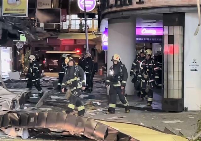 台灣新聞通訊社-板橋府中商圈餐廳氣爆1男3女送醫！50坪裝潢全毀…樓梯間驚見4瓦斯鋼瓶