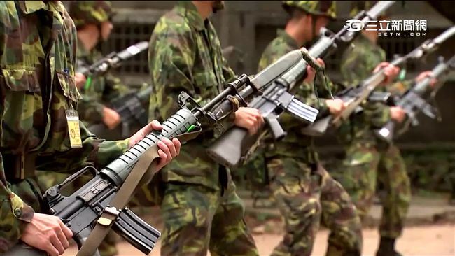 台灣新聞通訊社-士官長助女軍上車「推屁舉腿」:錢債肉償?他被記2大過求翻身結局出爐