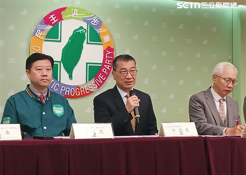 台灣新聞通訊社-內閣改組？徐國勇稱「想太多了」：總統信任度、滿意度已黃金交叉