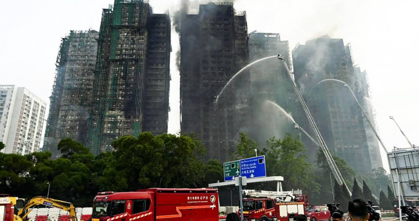 台灣新聞通訊社-香港宏福苑大火146死「樓梯天台驚見30具堆屍」警方嘆:還有更多待尋