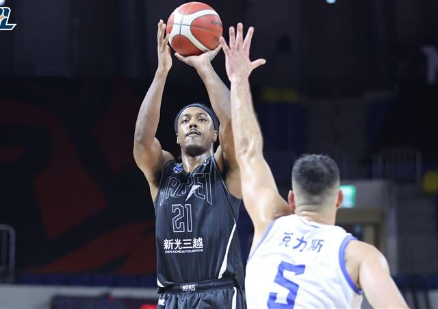 台灣新聞通訊社-TPBL／威力斯轟生涯新高39分、20籃板　關鍵三分率台新戰神粉碎全家海神