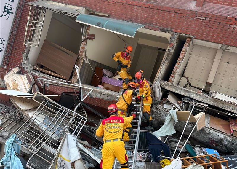 台灣新聞通訊社-花蓮強震天王星大樓瞬傾倒壓死女師…「鋼筋強度僅70%」惡建商遭起訴