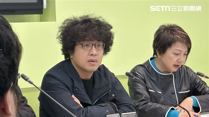 台灣新聞通訊社-帶女兒散步遭突襲！沈伯洋嘆「不該波及家人」：台灣有多少共產協力者？