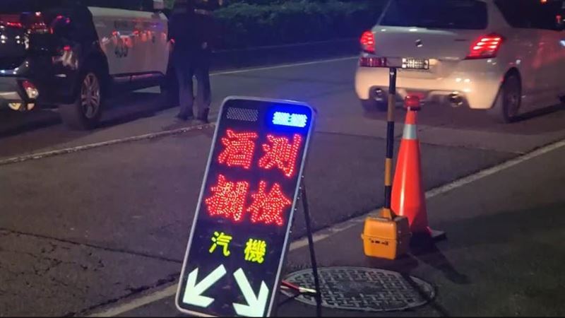 台灣新聞通訊社-罰不怕耶！他酒駕達11次「喝醉載友騎上快速道路」惹怒法官：判入獄矯正