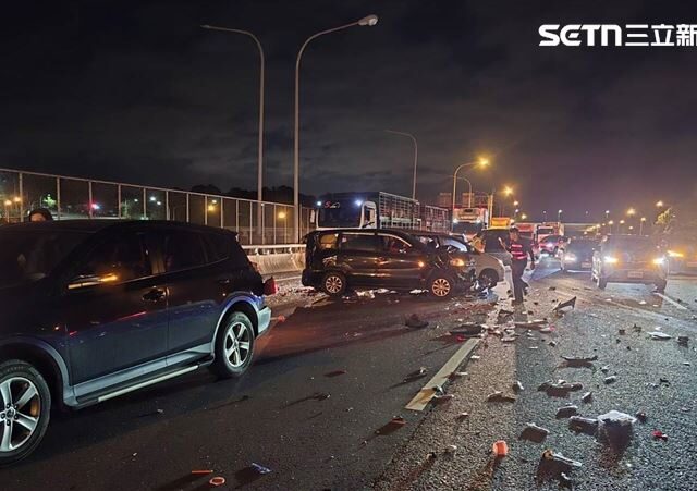 台灣新聞通訊社-北上做生意！聯結車撞「1死4傷」56歲嬤魂斷國道　兒怒：好好一個媽沒了
