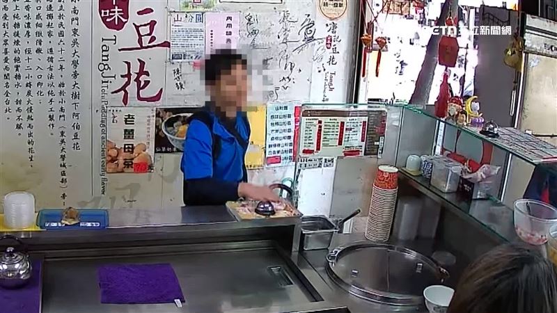 台灣新聞通訊社-獨家/疑不滿1年前被叭 里長父子衝豆花店嗆:讓你做不下去