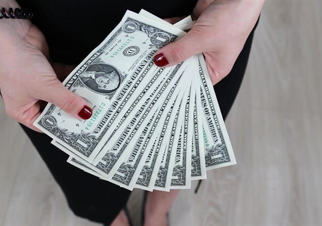 台灣新聞通訊社-川普降息派點燃行情　這一對寶迎資金潮！