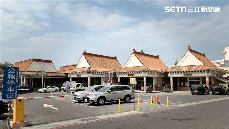 台灣新聞通訊社-陸戰隊中尉排長「槍響陳屍哨亭」今相驗…母哭喊「我的心好痛」惹鼻酸