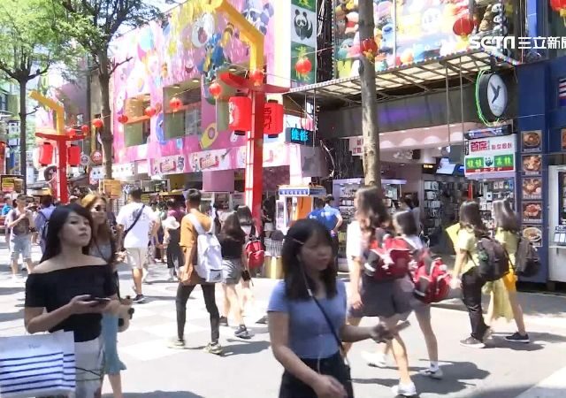 台灣新聞通訊社-世代大戰！他批年輕人不會1技能是生活白癡　眾人怒嗆：老人臭飄出螢幕